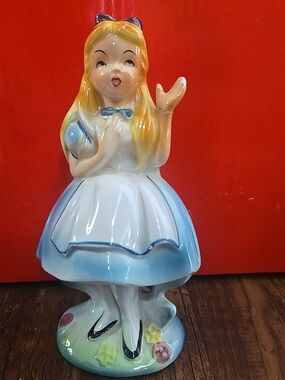 Vintage 1960 Walt Disney Alice In Wonderland Ceramic Figurine  5"